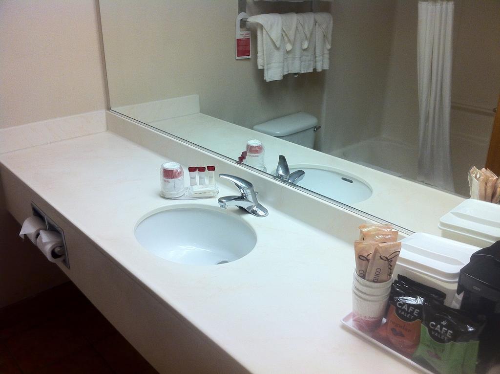 Hotel Ramada By Wyndham Seatac Airport Pokoj fotografie